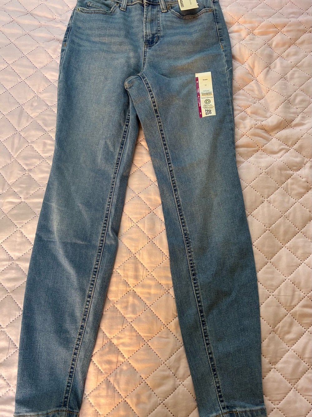 No Boundaries Women’s Skinny Jeans in Light Blue Wash